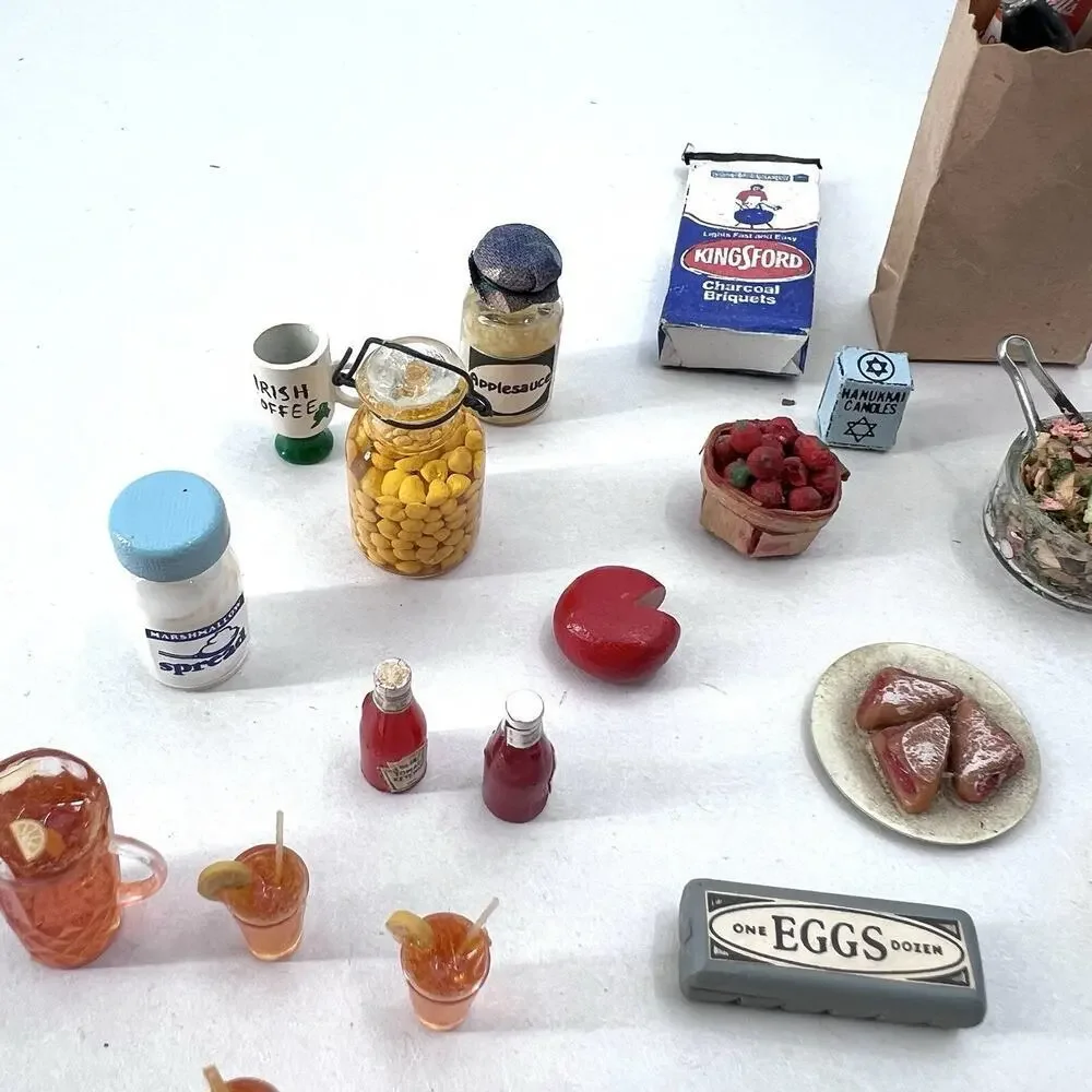 Unbranded dollhouse miniature